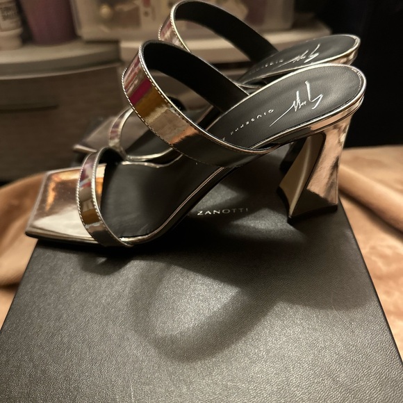Giuseppe Zanotti Sandals - Picture 2 of 4